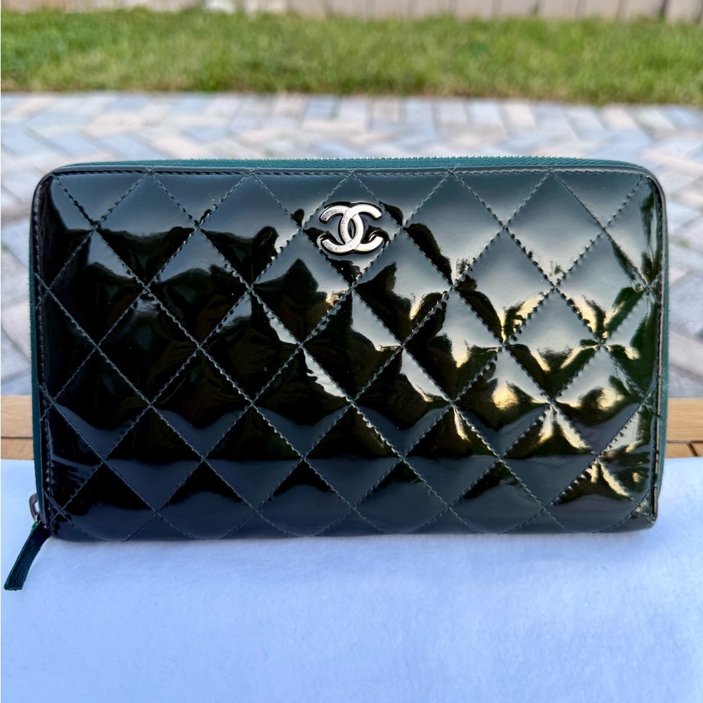 Chanel Green Patent Leather Zip Wallet